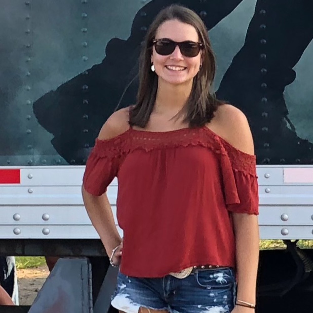 Meet your Posher, Michaela